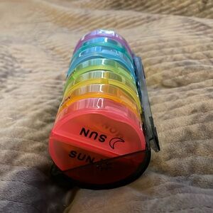 Weekly Pill Organizer Brand New Not in Packaging (P2)
